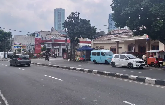 Dijual Resto Strategis Petamburan Jakarta Barat