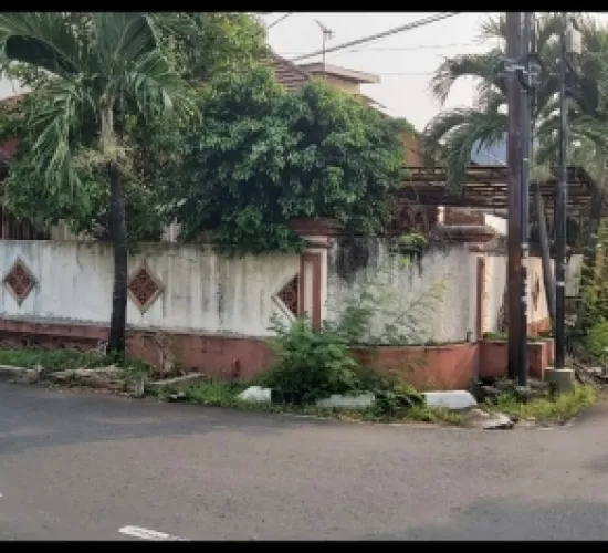 Rumah Hoek Bisa buat Usaha Taman Aries Ayu