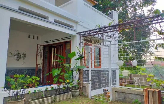 Rumah  sejuk Ciwaruga Bandung. Luas tanah 515 m2. RP 3.2M