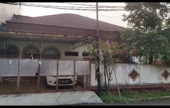 Rumah Hoek Bisa buat Usaha Taman Aries Ayu