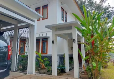 Rumah  sejuk Ciwaruga Bandung. Luas tanah 515 m2. RP 3.2M