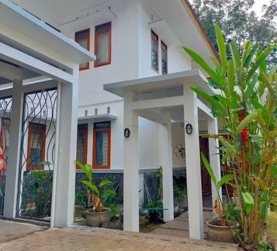 Rumah  sejuk Ciwaruga Bandung. Luas tanah 515 m2. RP 3.2M