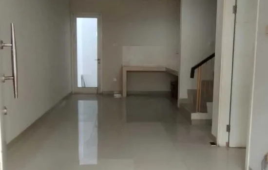 Rumah apik lokasi strategis