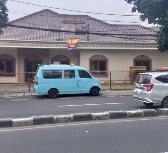 Dijual Resto Strategis Petamburan Jakarta Barat