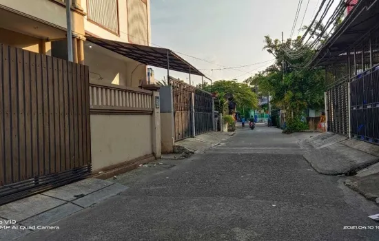 Di Jual Rumah Siap Huni & Indah di Jelambar, Jakarta Barat.