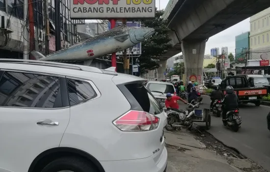 ruko komersial jl ciledug raya keb lama jaksel