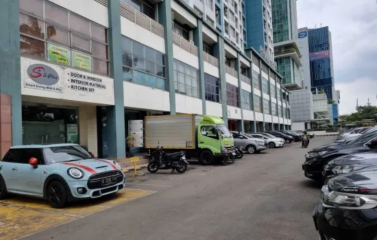 Ruko 3 lt sederetan BCA di Apt Patria Park Jl DI Panjaitan