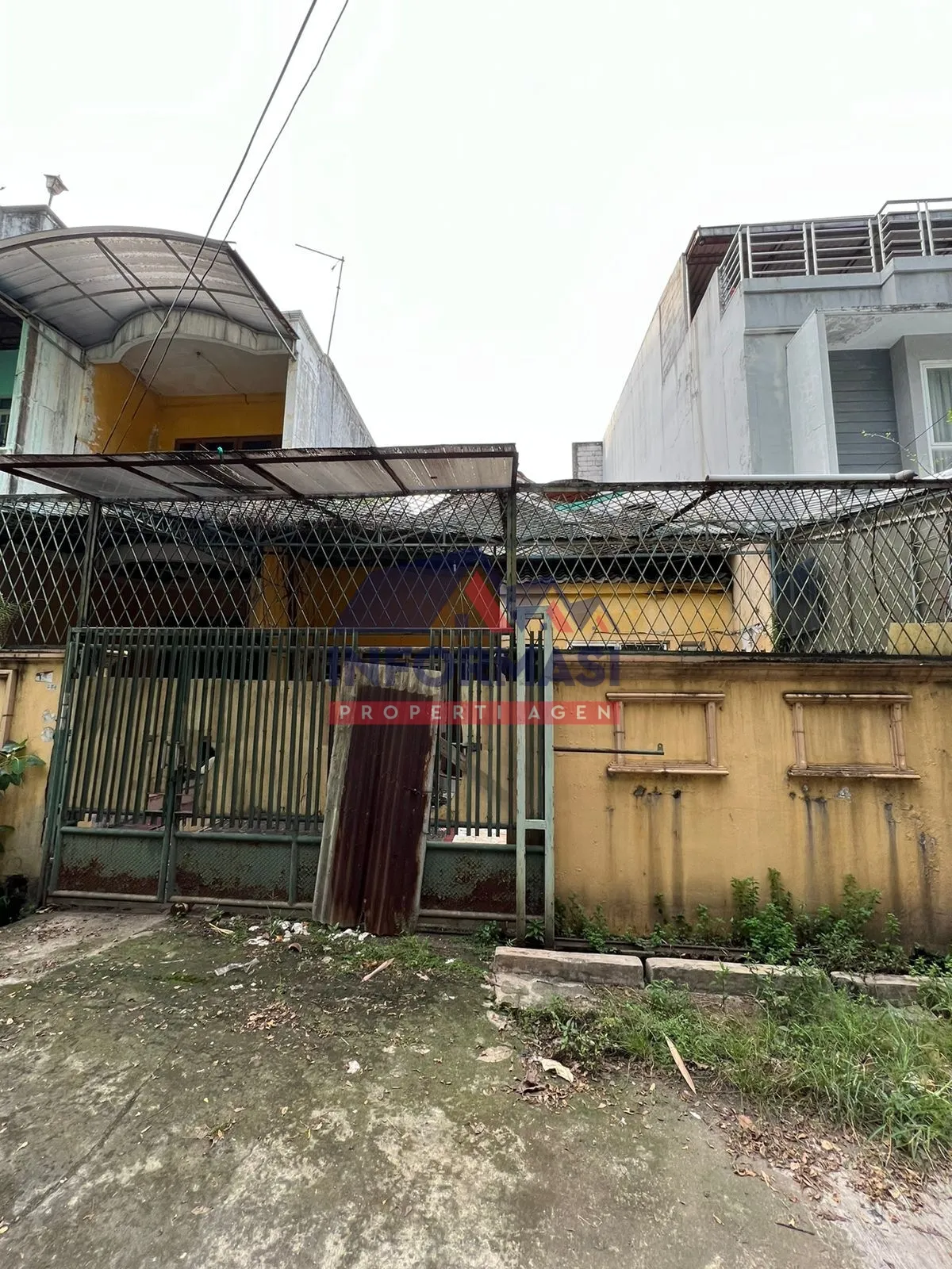 3 rumah tua gandeng jadi 1 hitung tanah jl taman ratu ee