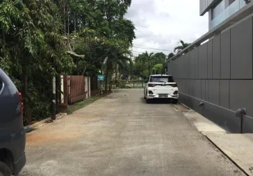 Rumah 1 Lt  3 KT  2 KM  lokasi nyaman perlu renov