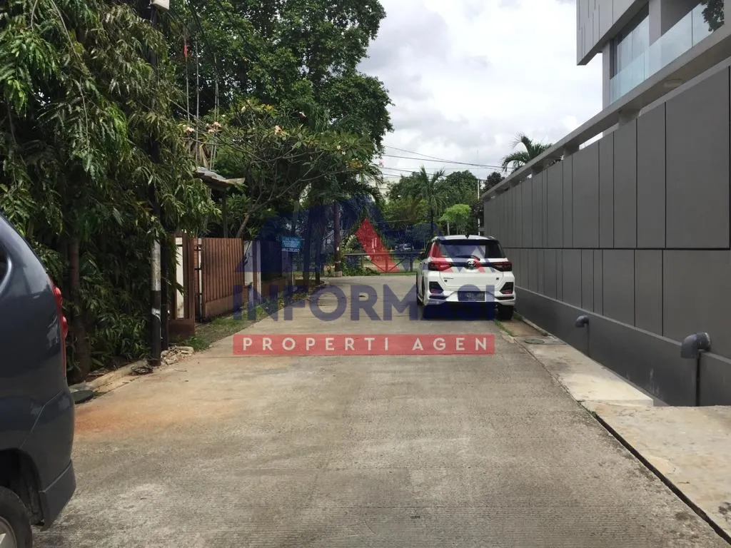 Rumah 1 Lt  3 KT  2 KM  lokasi nyaman perlu renov