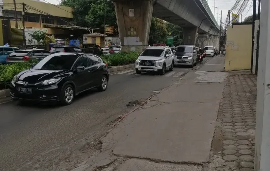 ruko gandeng ciledug raya strategis sekali