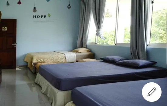 Sentul City.  Rumah Villa . Lt 318 m2. 4 BR.  Jual cepat