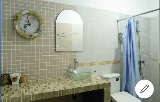 Sentul City.  Rumah Villa . Lt 318 m2. 4 BR.  Jual cepat