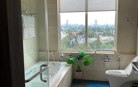 Senayan residence  luas 178 m2  3 BR +1  full furnish