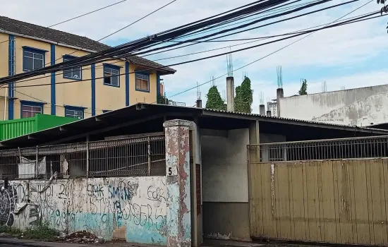 ex workshop di Jl Raden Saleh Ciledug depan Metro Permata 1