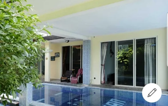 Sentul City.  Rumah Villa . Lt 318 m2. 4 BR.  Jual cepat