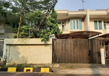 Rumah 2lt Intercon luas 200 sdh SHM