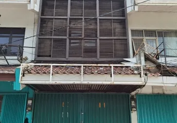 Ruko Pasar Puri 3 lantai- Hadap Jalan Raya