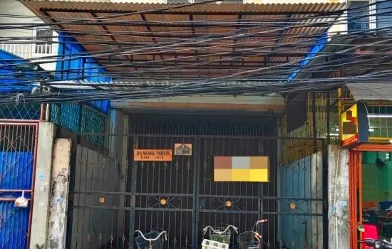 Disewakan 1 unit ruko di Jelambar, Jakarta Barat.