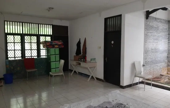 Rumah huk 1lt kemang pratama seluas 340m