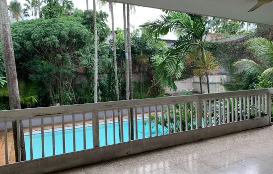 kemang jaksel , luas tanah 1052m2 ( jalan buntu )