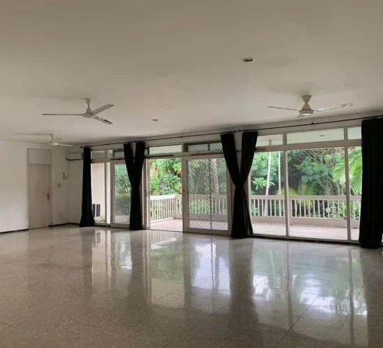 kemang jaksel , luas tanah 1052m2 ( jalan buntu )