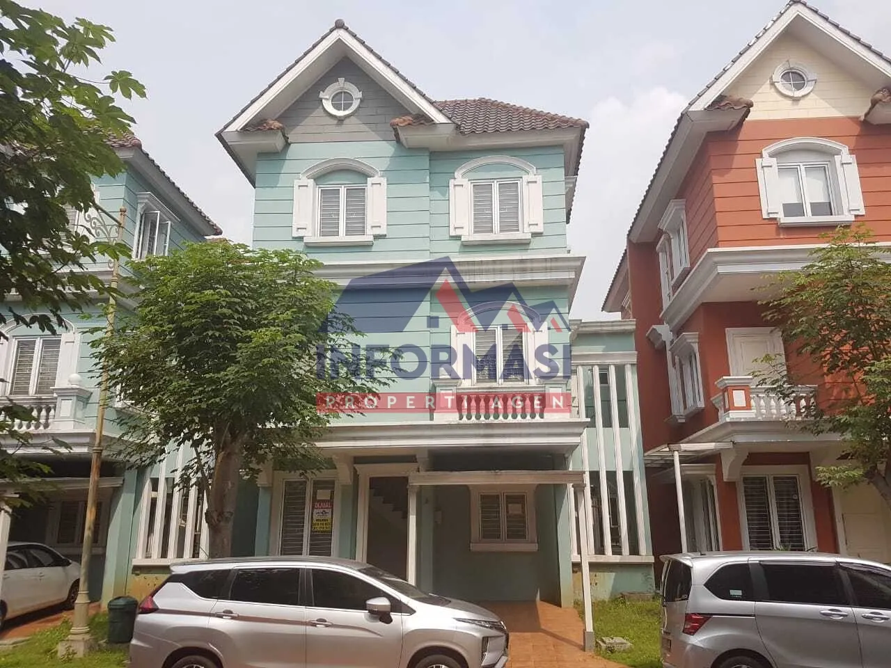 Rumah 3 lantai di Gading serpong