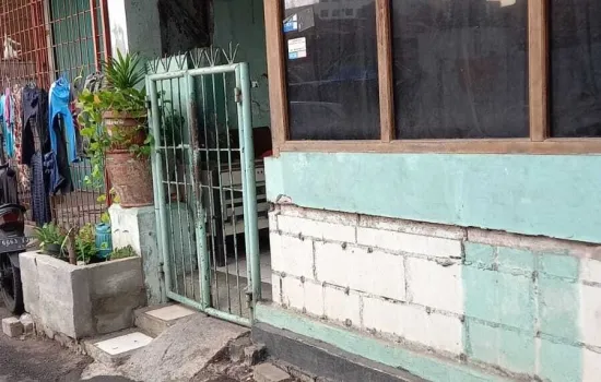 Dijual rumah di jl pembangunan 2 gajah mada jakarta pusat