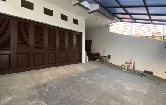 Rumah kost Benhil khusus putri masih beroperasi