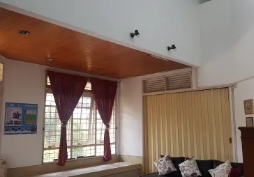 Dijual rumah 2 lantai di Duri Kepa