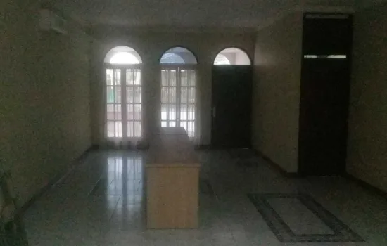 Rumah siap huni , bagus ,4 kamar Tidur, 2kamar mandi dan 1KT