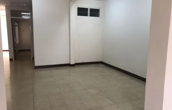 Rumah bagus siap huni 3 Kt ,2KM  lokasi strategis