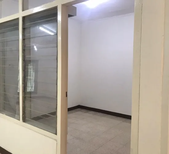 Rumah bagus siap huni 3 Kt ,2KM  lokasi strategis