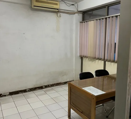 Ruko 4lantai siap huni cocok untuk membersihkan walet