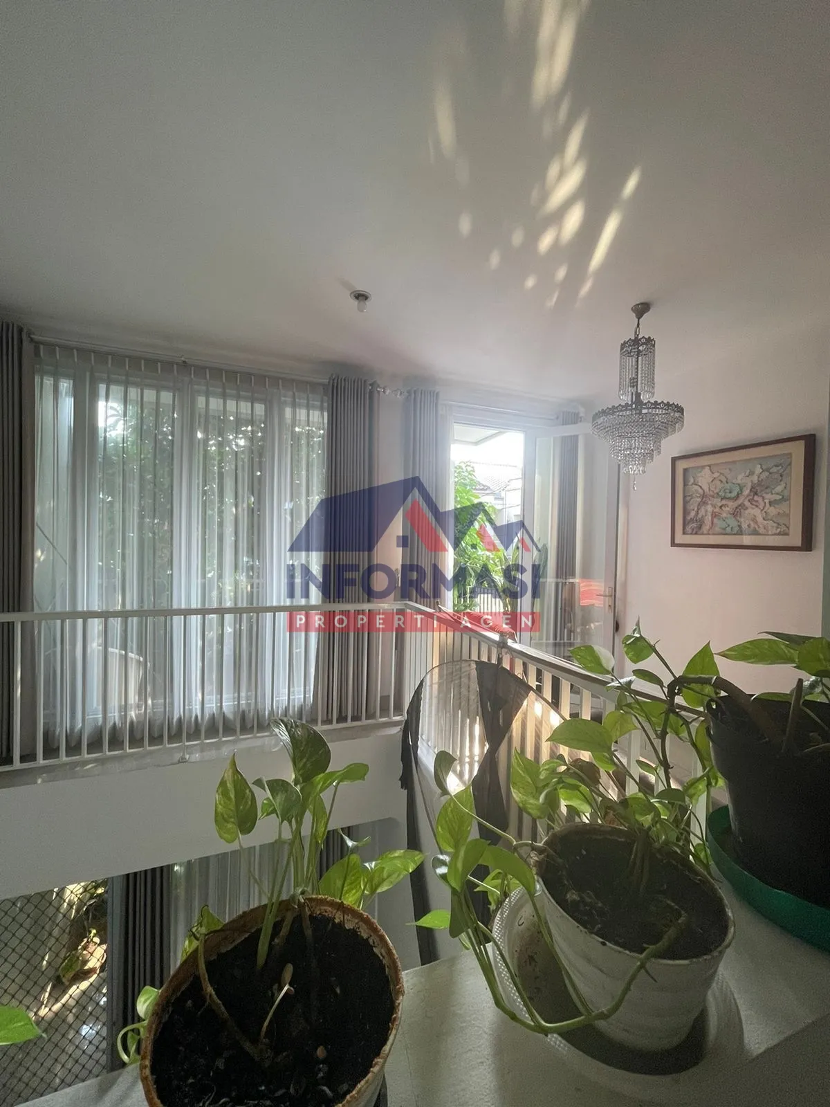 Rumah 2 lantai , bagus , siap huni , 3KT, 3KM , furnish