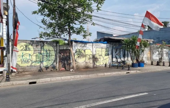 Tanah di jl Kedoya Raya. 3627 m2.   Sewa atau jual.