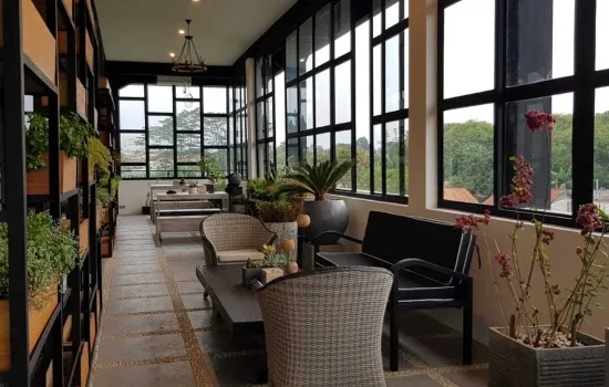 DIJUAL GEDUNG RESTO GAJAH MUNGKUR