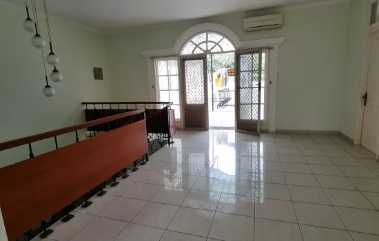 Rumah siap huni lokasi top di Jl Erlangga Kebayoran Baru