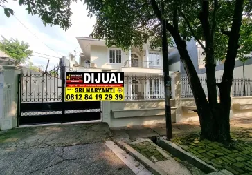 Rumah siap huni lokasi top di Jl Erlangga Kebayoran Baru