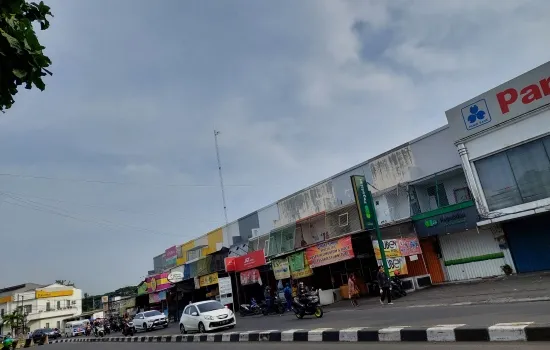 Ruko 2 lantai Taman Semanan Indah blok G,jalan raya,uk. 6x15