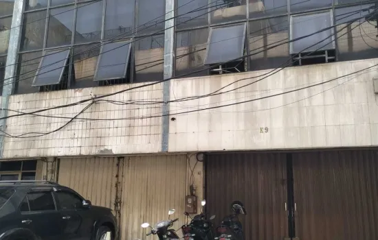 Ruko 4lantai siap huni cocok untuk membersihkan walet