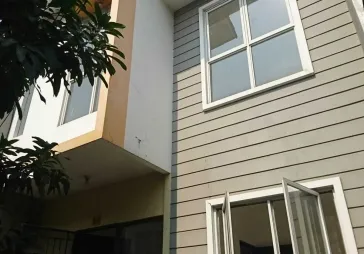Dijual rumah 2 lantai , Jakarta Barat. Lokasi tenang dekat .