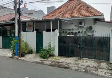 Rumah lama di jl pembangunan 2 jakpus lt 295m2