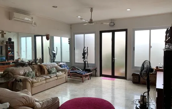 Rumah minimalis bagus siap pakai. Kt. 4. Km.3