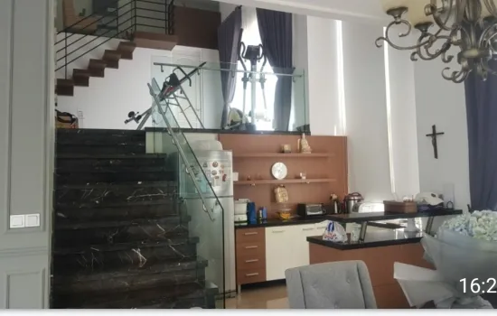 Mewah split level Permata Hijau