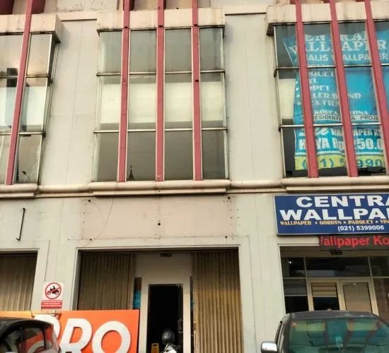 Ruko menghadap jalan raya