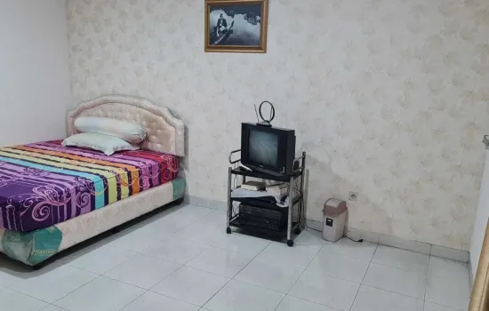 Rumah 2lt Intercon luas 200 sdh SHM