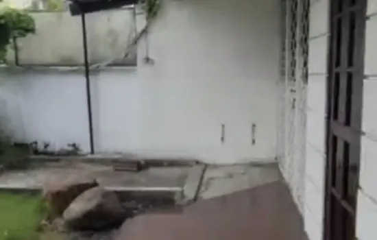 Rumah Hadap Danau Sunter