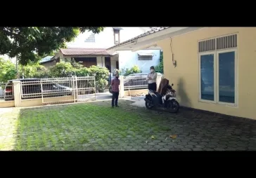 Lelang rumah hitung tanah 270m di puri indah blok A