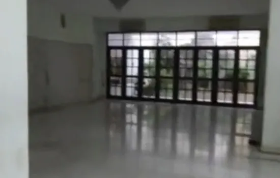Rumah Depan Danau Sunter Disewakan